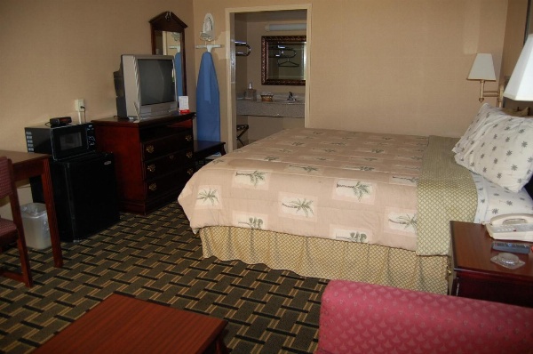 Executive Inn and Suites Springdale image 9