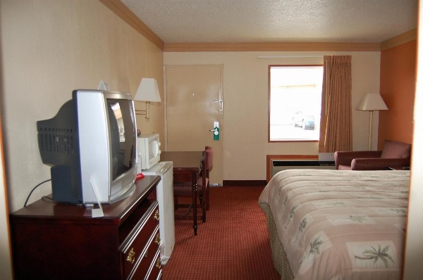 Executive Inn and Suites Springdale image 37