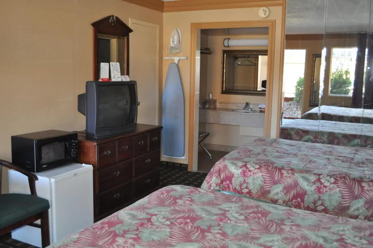 Executive Inn and Suites Springdale Main image