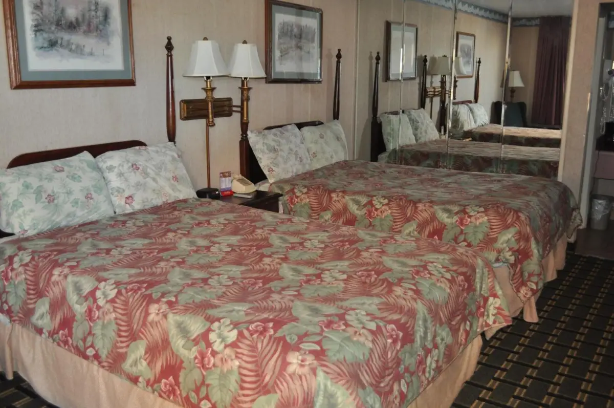 Executive Inn and Suites Springdale 7